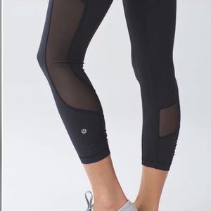 Lululemon Seek The HEat Crop